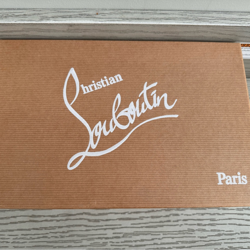 Louboutin completa rouge shoes